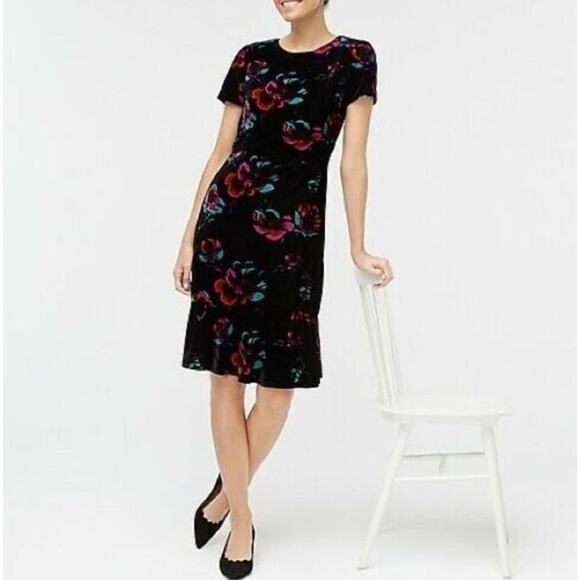 J. Crew Womens Short Sleeve Velvet Flutter Dress 4 Black Raspberry Floral Ruffle - Picture 2 of 11